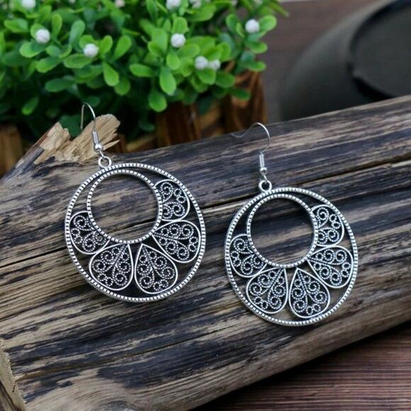 5/$25 Silver Color Cut Out Round Statement Earrings earrings earrings - Picture 3 of 5